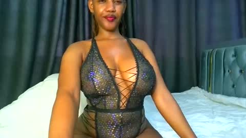 Snapshot of queen321850 chatting on July 4, 8:20 am queen321850 online show from July 4, 8:20 am