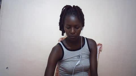 Snapshot of queen_0012 chatting on July 11, 8:39 am asher online show from July 11, 8:39 am