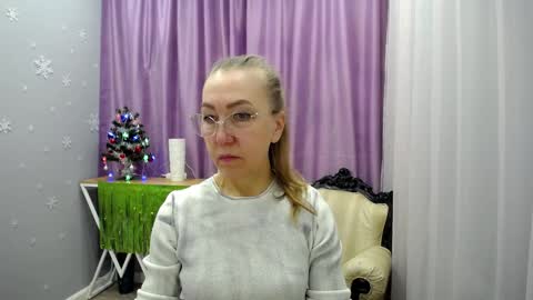 Snapshot of queen_a_n_i chatting on December 29, 10:45 am A N I Ill be here on December 1st online show from December 29, 10:45 am