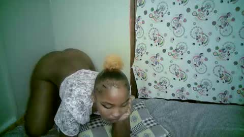 queen_dimple1 online show from May 4, 10:28 pm