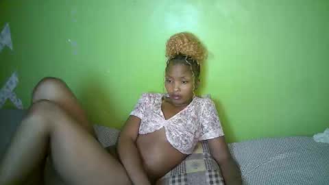 queen_dimple1 online show from May 17, 11:39 am