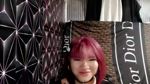 Snapshot of queen_elicktra chatting on April 18, 11:16 pm JOY online show from April 18, 11:16 pm