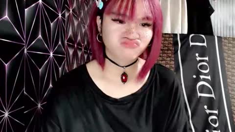 Snapshot of queen_elicktra chatting on May 15, 12:17 am JOY online show from May 15, 12:17 am
