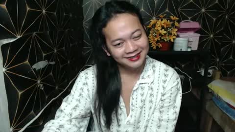 Snapshot of queen_ennah chatting on December 2, 1:14 am queen_ennah online show from December 2, 1:14 am