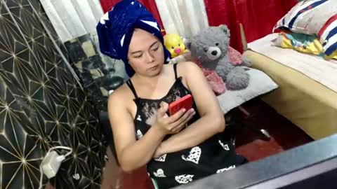 Snapshot of queen_ennah chatting on December 22, 12:29 am queen_ennah online show from December 22, 12:29 am