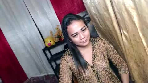 Snapshot of queen_ennah chatting on January 11, 1:43 am queen_ennah online show from January 11, 1:43 am