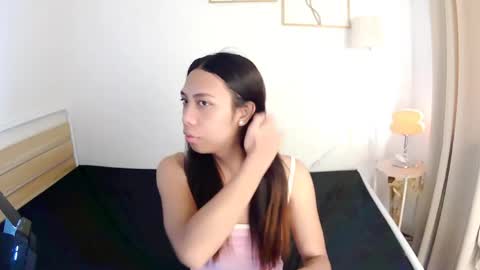 Snapshot of queen_gia chatting on April 28, 12:53 am queen_gia online show from April 28, 12:53 am