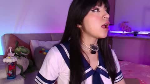 Snapshot of queen_gummy chatting on March 11, 3:16 am saloo online show from March 11, 3:16 am