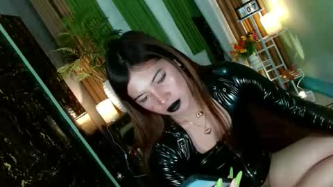 Snapshot of queen_kendalx19 chatting on October 7, 10:34 am Kendal online here from 6am-3pm philippine time online show from October 7, 10:34 am
