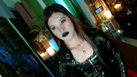 Snapshot of queen_kendalx19 chatting on October 13, 10:10 pm Kendal online here from 6am-3pm philippine time online show from October 13, 10:10 pm