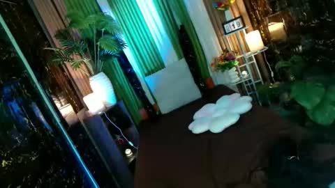 Snapshot of queen_kendalx19 chatting on October 19, 5:19 am Kendal online here from 6am-3pm philippine time online show from October 19, 5:19 am