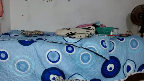 Snapshot of queen_luisadirty chatting on May 18, 10:59 pm queen_luisadirty online show from May 18, 10:59 pm