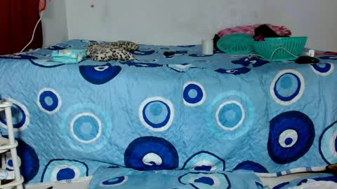 Snapshot of queen_luisadirty chatting on May 19, 1:56 am queen_luisadirty online show from May 19, 1:56 am