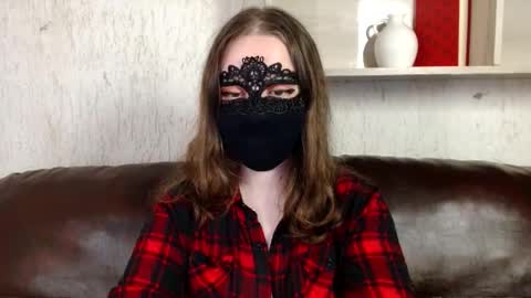 Nora online show from May 6, 10:04 pm