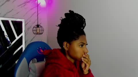   online show from November 13, 11:20 am