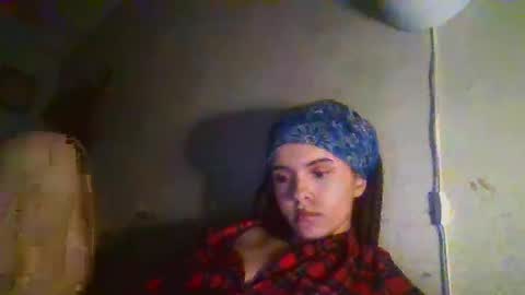 Snapshot of queen_rachelle chatting on December 23, 2:35 am Rachelle online show from December 23, 2:35 am