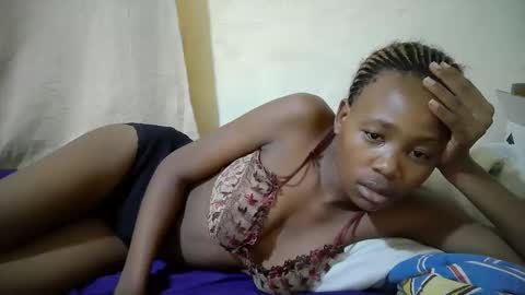 Snapshot of queen_slender chatting on April 29, 10:08 am queen_slender online show from April 29, 10:08 am