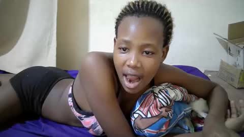 Snapshot of queen_slender chatting on May 11, 2:45 pm queen_slender online show from May 11, 2:45 pm