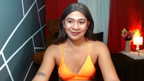 Snapshot of queen_tracy chatting on July 2, 11:33 pm queen_tracy online show from July 2, 11:33 pm