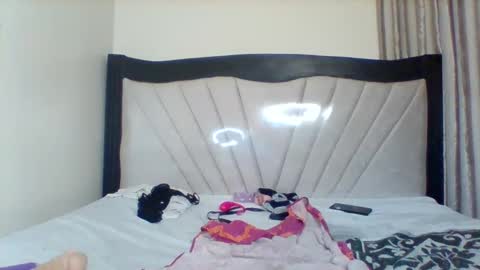 Snapshot of queen_wow2 chatting on February 12, 1:55 am queen online show from February 12, 1:55 am