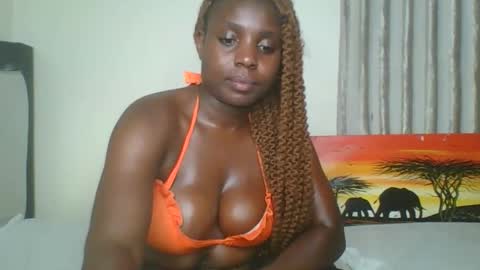 Snapshot of queen_wow2 chatting on April 14, 9:32 pm queen online show from April 14, 9:32 pm