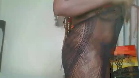 Snapshot of queen_wow2 chatting on April 15, 10:00 am queen online show from April 15, 10:00 am