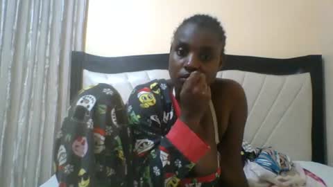 Snapshot of queen_wow2 chatting on June 20, 9:39 pm queen online show from June 20, 9:39 pm