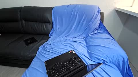 Snapshot of queenalev chatting on November 23, 2:00 am MissAlev online show from November 23, 2:00 am