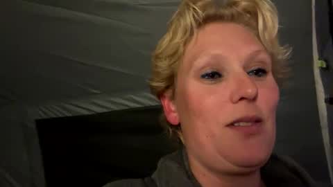 Snapshot of queenbeeangel chatting on March 11, 7:53 pm Angel online show from March 11, 7:53 pm