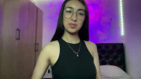 queenbyte_18 online show from April 12, 2:16 am