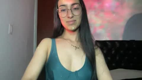 Snapshot of queenbyte_18 chatting on May 5, 4:31 am queenbyte_18 online show from May 5, 4:31 am