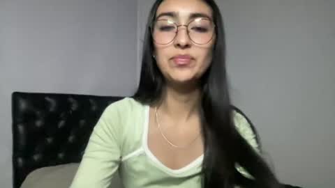 Snapshot of queenbyte_18 chatting on July 18, 3:33 am queenbyte_18 online show from July 18, 3:33 am