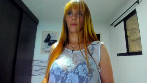 Snapshot of queenceleste69 chatting on May 6, 2:40 am Celeste online show from May 6, 2:40 am