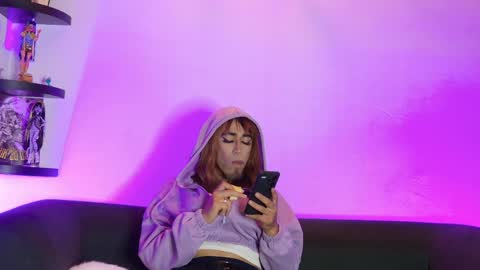 queencock_777 online show from April 25, 4:15 am