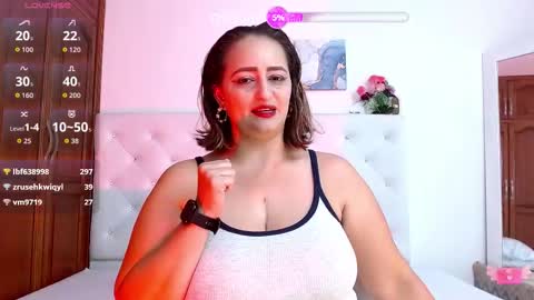 queendesiree_ online show from January 5, 7:28 pm