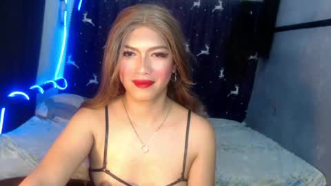 Snapshot of queenfcker1st chatting on April 15, 2:13 pm Be my property Sabrina online show from April 15, 2:13 pm