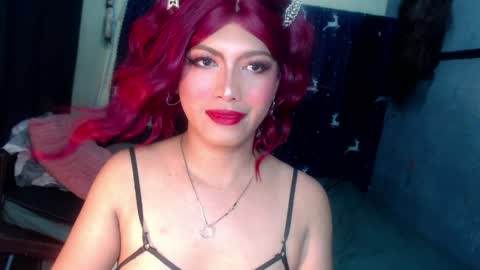 Snapshot of queenfcker1st chatting on April 21, 9:04 am Be my property Sabrina online show from April 21, 9:04 am