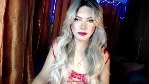 Snapshot of queenfcker1st chatting on July 16, 5:13 am Be my property Sabrina online show from July 16, 5:13 am
