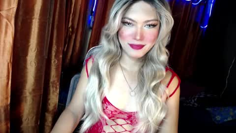 Snapshot of queenfcker1st chatting on July 19, 4:16 am Be my property Sabrina online show from July 19, 4:16 am