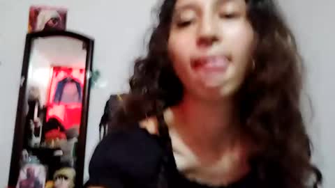Snapshot of queenjenn__ chatting on July 20, 8:00 pm QUEENJEENN online show from July 20, 8:00 pm