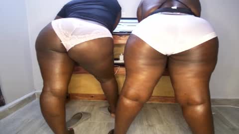 Nina online show from November 5, 7:58 pm