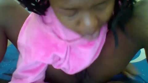 queenleona61 online show from October 10, 5:39 am