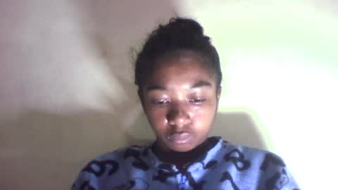 Snapshot of queennaya chatting on August 1, 10:41 pm queennaya online show from August 1, 10:41 pm