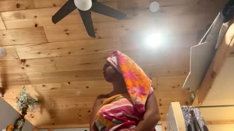 queennefertiti666 online show from March 13, 4:46 pm