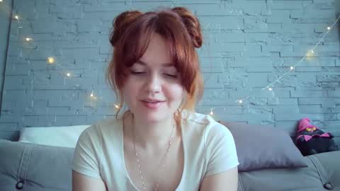 Snapshot of queenofmodels chatting on March 4, 11:51 am QueenOfModels online show from March 4, 11:51 am