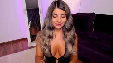 Queennofyuredreams online show from August 8, 10:34 pm