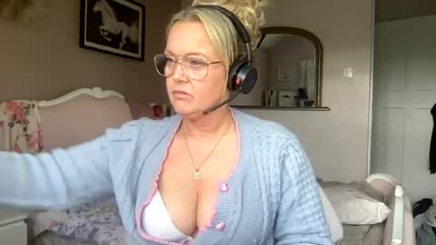 Snapshot of queenp333 chatting on May 11, 2:45 pm PrincessP333 online show from May 11, 2:45 pm