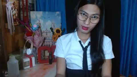 Snapshot of queensteffi chatting on December 13, 7:10 pm queensteffi online show from December 13, 7:10 pm