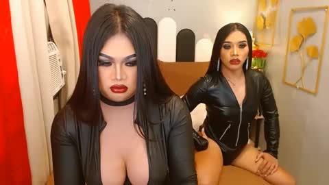 queenshasha and nathalie online show from December 12, 10:09 pm