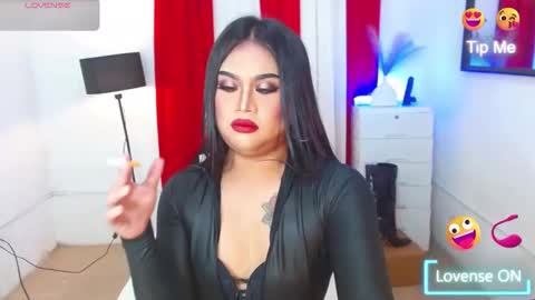 queenshasha and nathalie online show from April 13, 2:33 pm